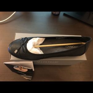 Black Vionic Flats
